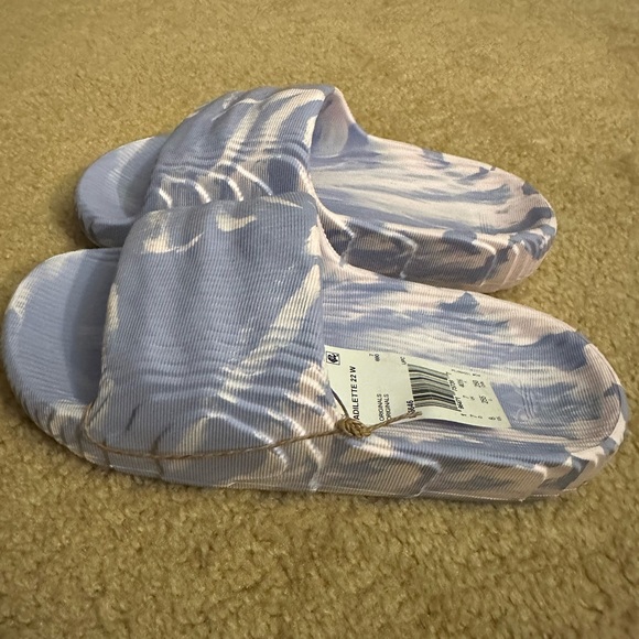 Adidas Adilette 22 slides size 8- brand new - Picture 3 of 5
